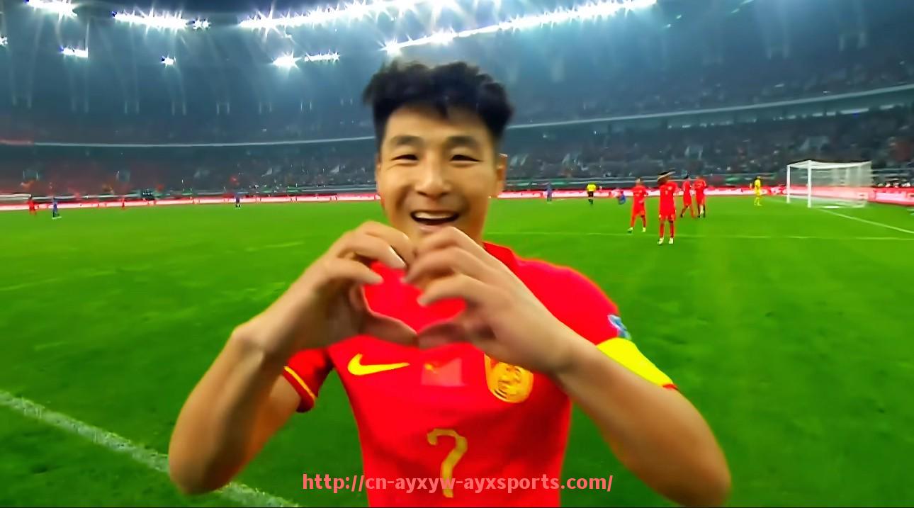 爱游戏体育-世俱杯合唱排练现场直击，球迷用歌声点燃热情